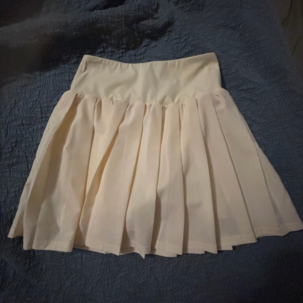 ALO Yoga Cream Mini Skirt